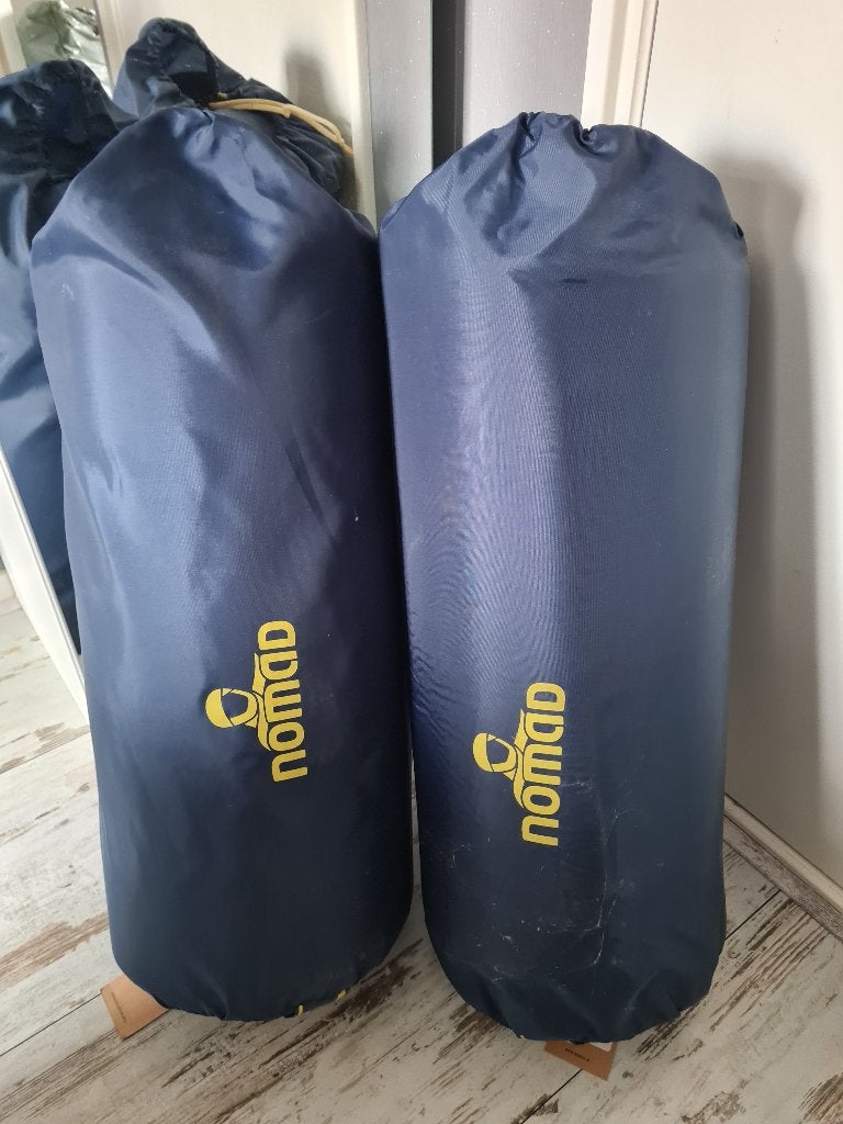 Slaapmat Nomad 2x 1 persoons, Ophalen, Zo goed als nieuw, 1-persoons