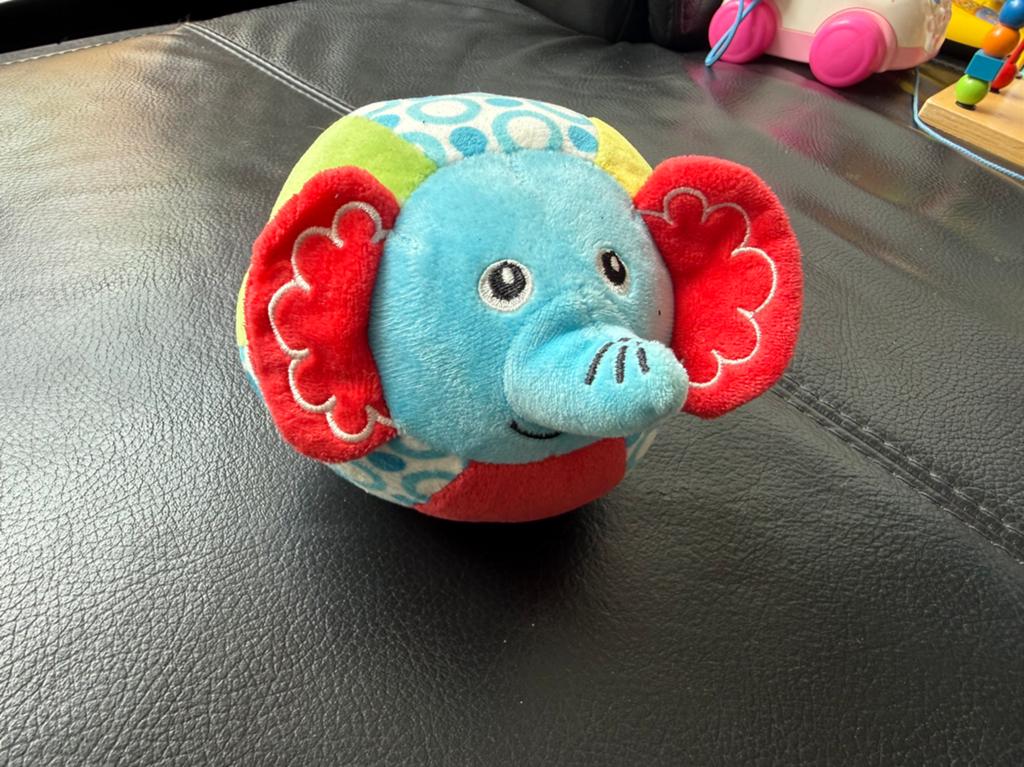 Baby speelbal met Glocken geluid - Olifant design, Kinderen en Baby's, Speelgoed | Babyspeelgoed, Ophalen, Gebruikt, Overige typen