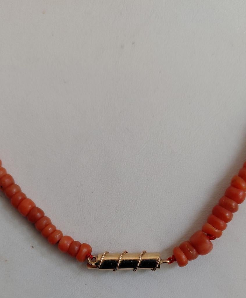 goud slotje met hele mooie platte bloedkoraal,52 cm, Sieraden, Tassen en Uiterlijk, Antieke sieraden, Verzenden, Goud, Ketting
