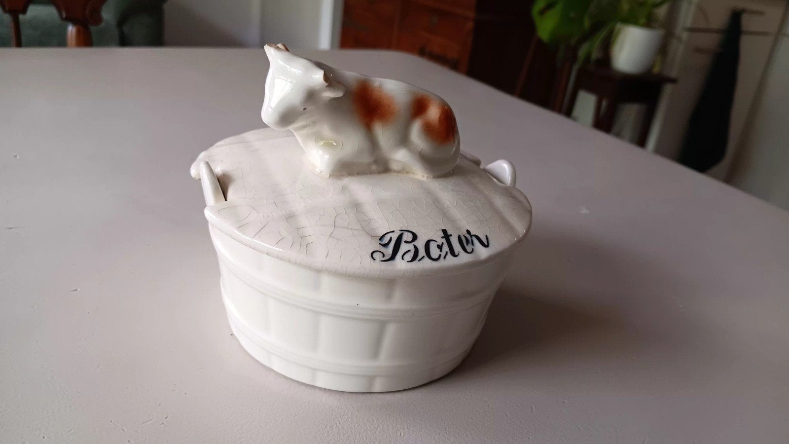 Boterschaaltje met deksel met koe.
Oud schaaltje, craquele e, Ophalen of Verzenden