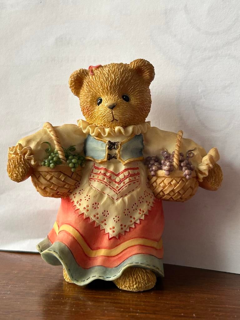Cherished Teddies 1997  Sophia - Druivenmeisje, Ophalen, Zo goed als nieuw, Beeldje, Cherished Teddies