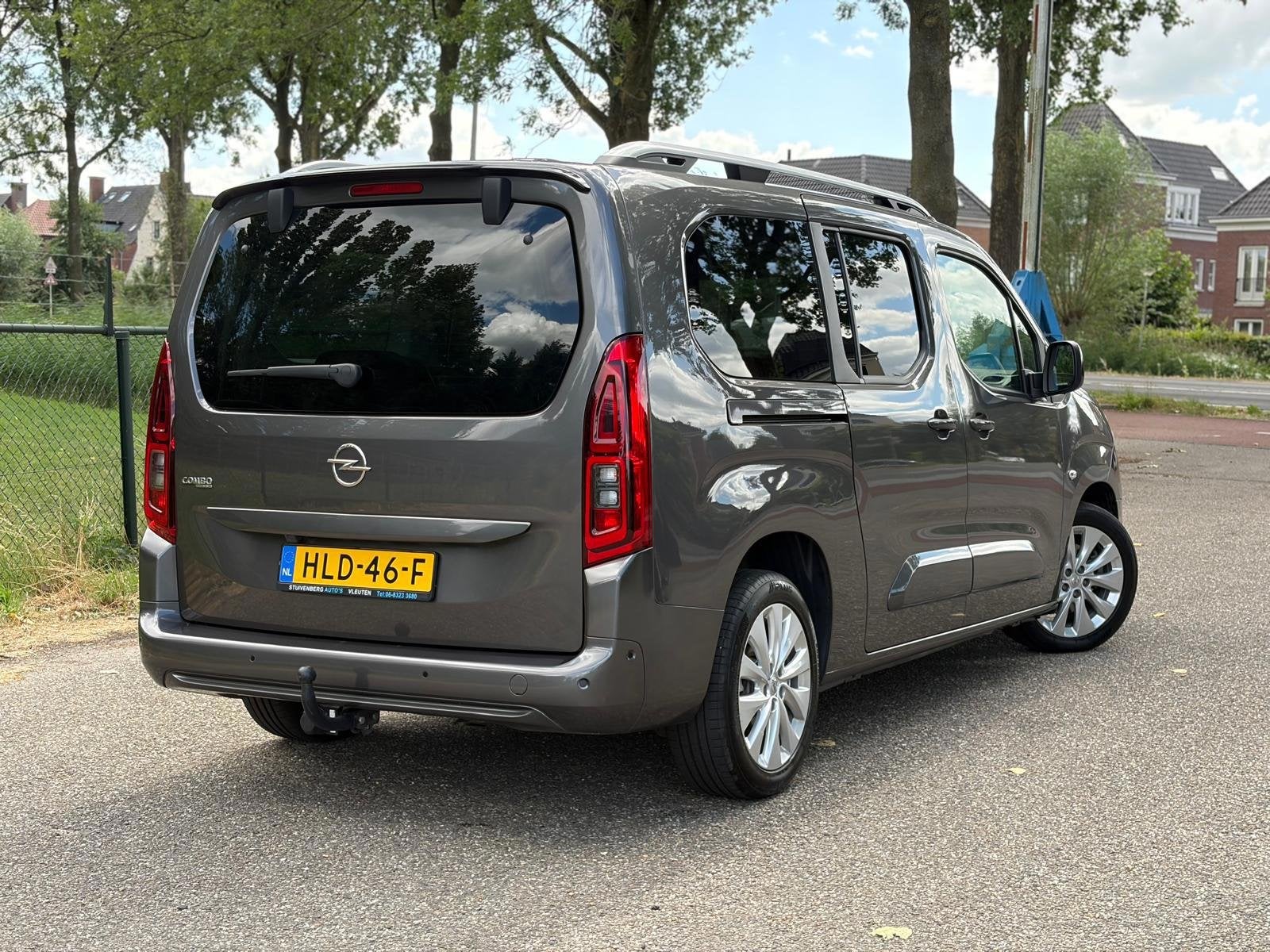 Opel Combo Tour 1.2 Turbo L2H1 Edition/Automaat/Navi/Camera/, Auto's, Gebruikt, Euro 6, Bedrijf, 1457 kg