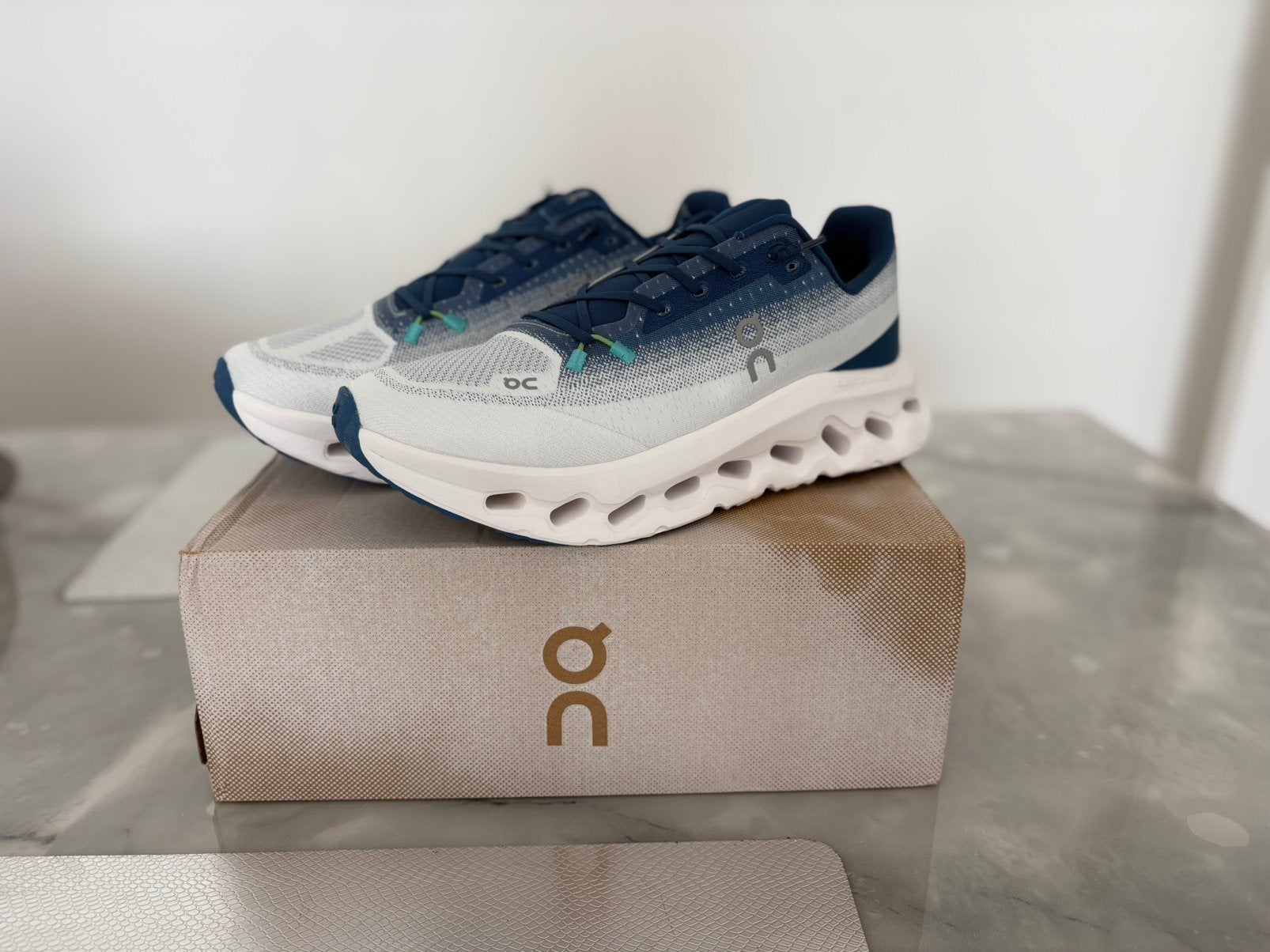 on cloud schoenen, Ophalen of Verzenden, Zo goed als nieuw, Blauw