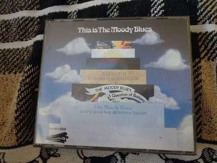 2 CD The Moody Blues – This Is The Moody Blues 820 007-2, Progressive Rock, Boxset, Ophalen of Verzenden, Zo goed als nieuw