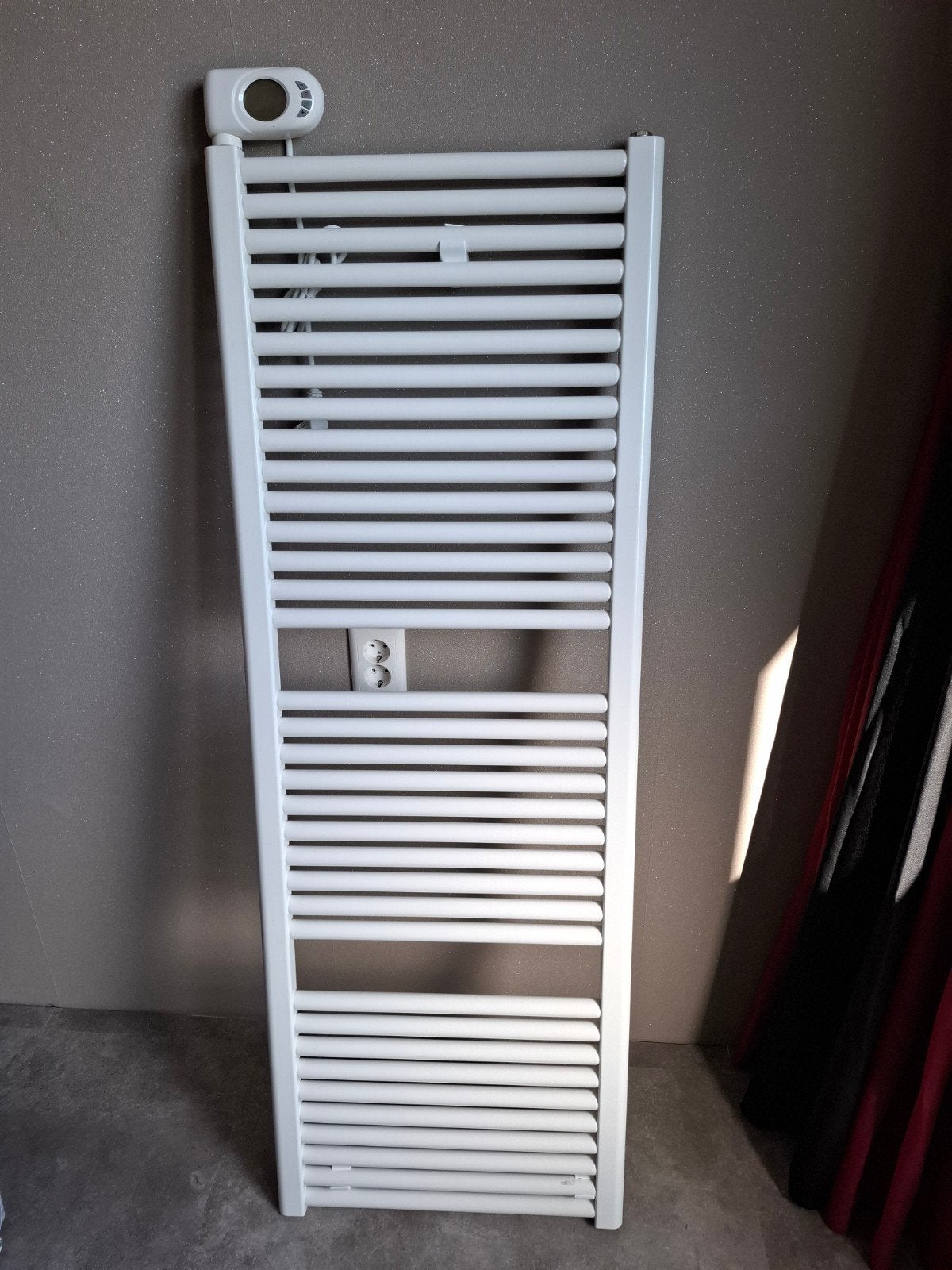 900W Elektrische Handdoekradiator met thermostaat, Ophalen, Radiator, Minder dan 60 cm, Zo goed als nieuw