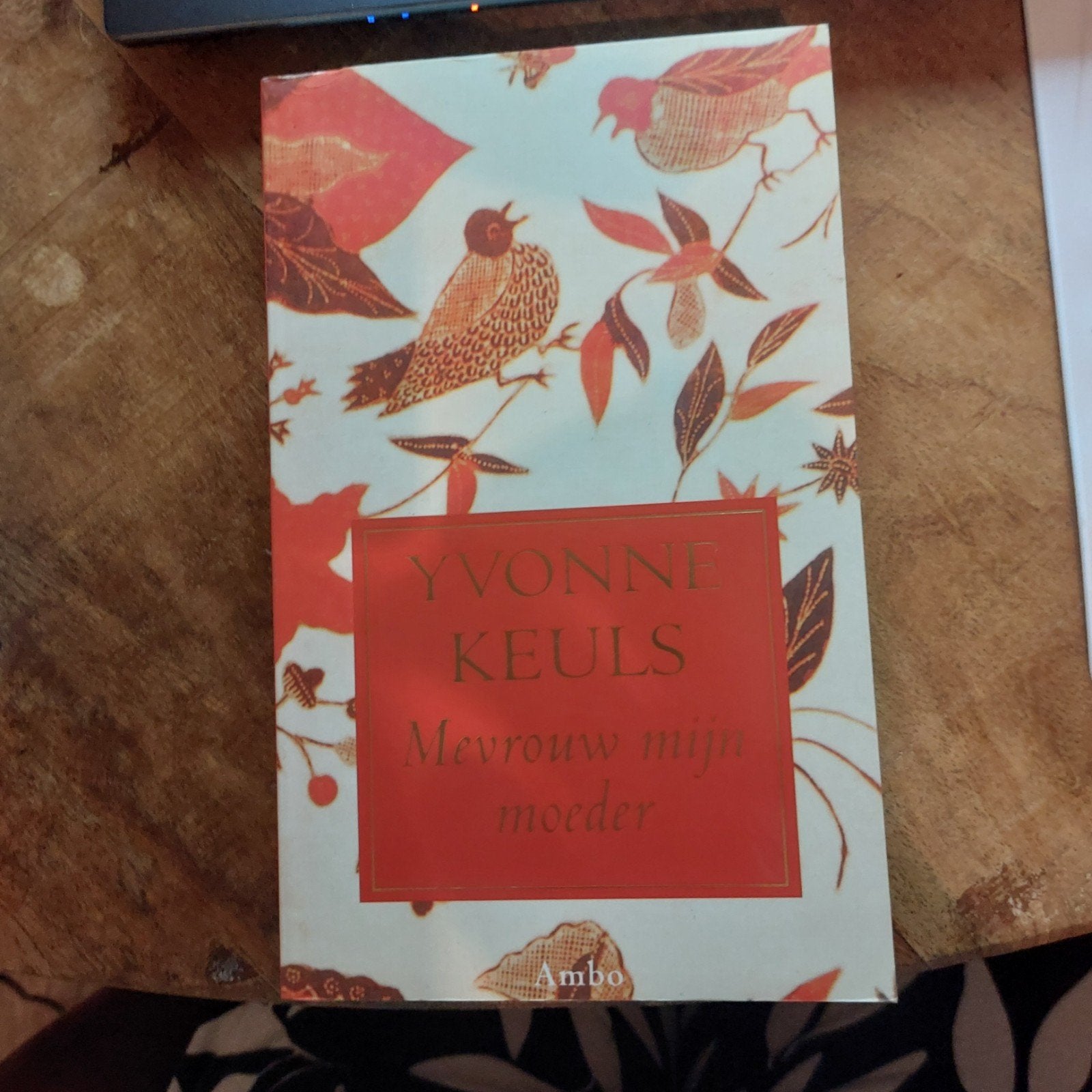 Mevrouw mijn moeder - Yvonne Keuls (Boek), Ophalen of Verzenden, Gelezen, Yvonne Keuls, Nederland