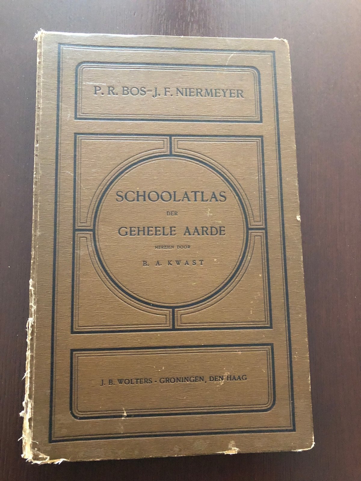 Bos-Niermeyer Schoolatlas der Geheele Aarde 1929, Boeken, Gelezen, Bosatlas, Ophalen of Verzenden, 1800 tot 2000