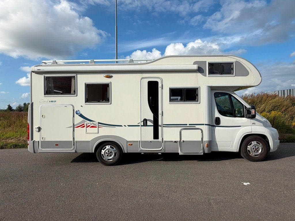 Adria Coral A 660 SP | 160 PK! | 6 pers | XXL Garage | Airco, Caravans en Kamperen, Alkoof, Ringverwarming, Fiat, Luifel