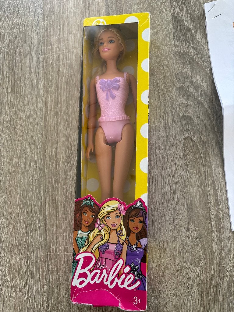 Barbie breipatronen 12 stuks + Barbie gebruikt als pas model, Hobby en Vrije tijd, Ophalen of Verzenden, Zo goed als nieuw, Breien of Haken