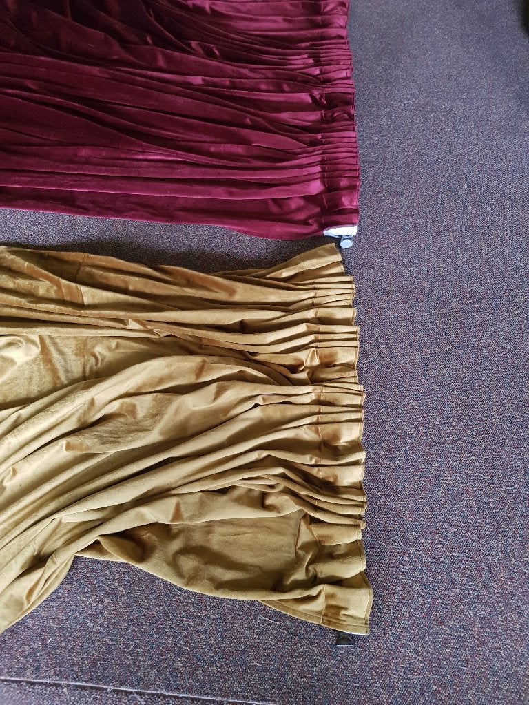 2 sets luxe velours gordijnen Jotex Okergeel & Bordeauxrood, Ophalen of Verzenden, Zo goed als nieuw, Paars, Gordijn