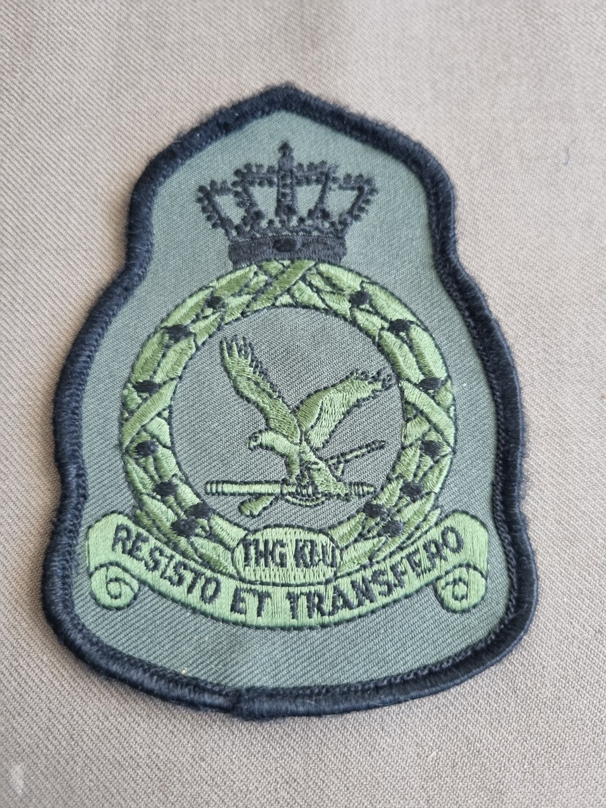 embleem Tactische Helikopter Groep KLU, Ophalen of Verzenden, Luchtmacht, Nederland, Embleem of Badge
