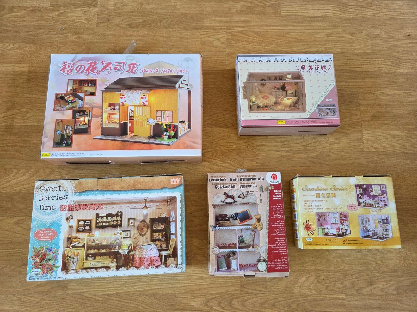 5 miniatuur-/poppenhuis bouwpakketten., Ophalen