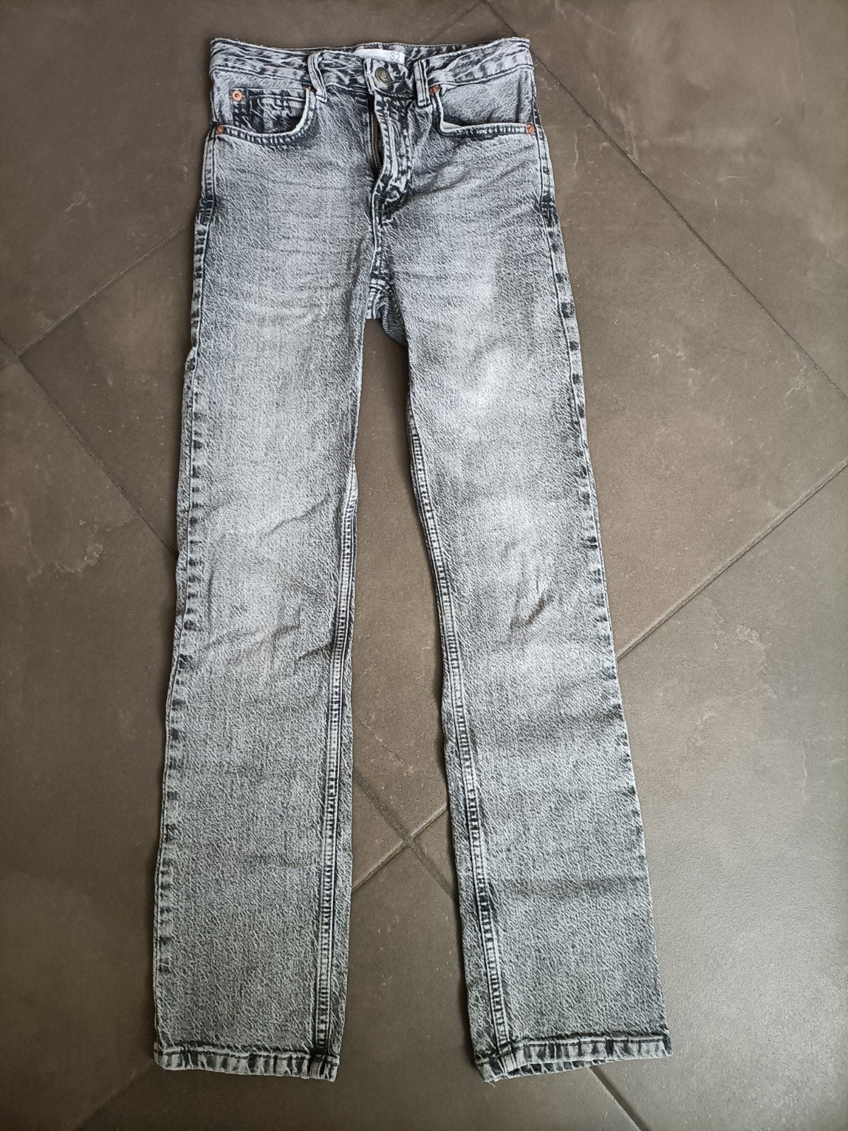 Stradivarius grijze jeans - maat 32, Ophalen of Verzenden, W27 (confectie 34) of kleiner, Grijs, Stradivarius