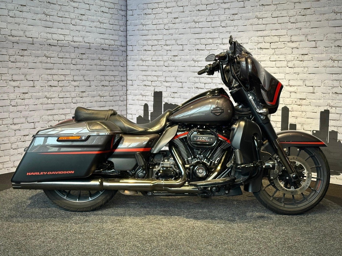 Harley-Davidson FLHXSE CVO STREET GLIDE - BTW verrekenbaar, Laan van Vredenoord 33
2289 DA  RIJSWIJK, NL, Meer dan 35 kW, Overig