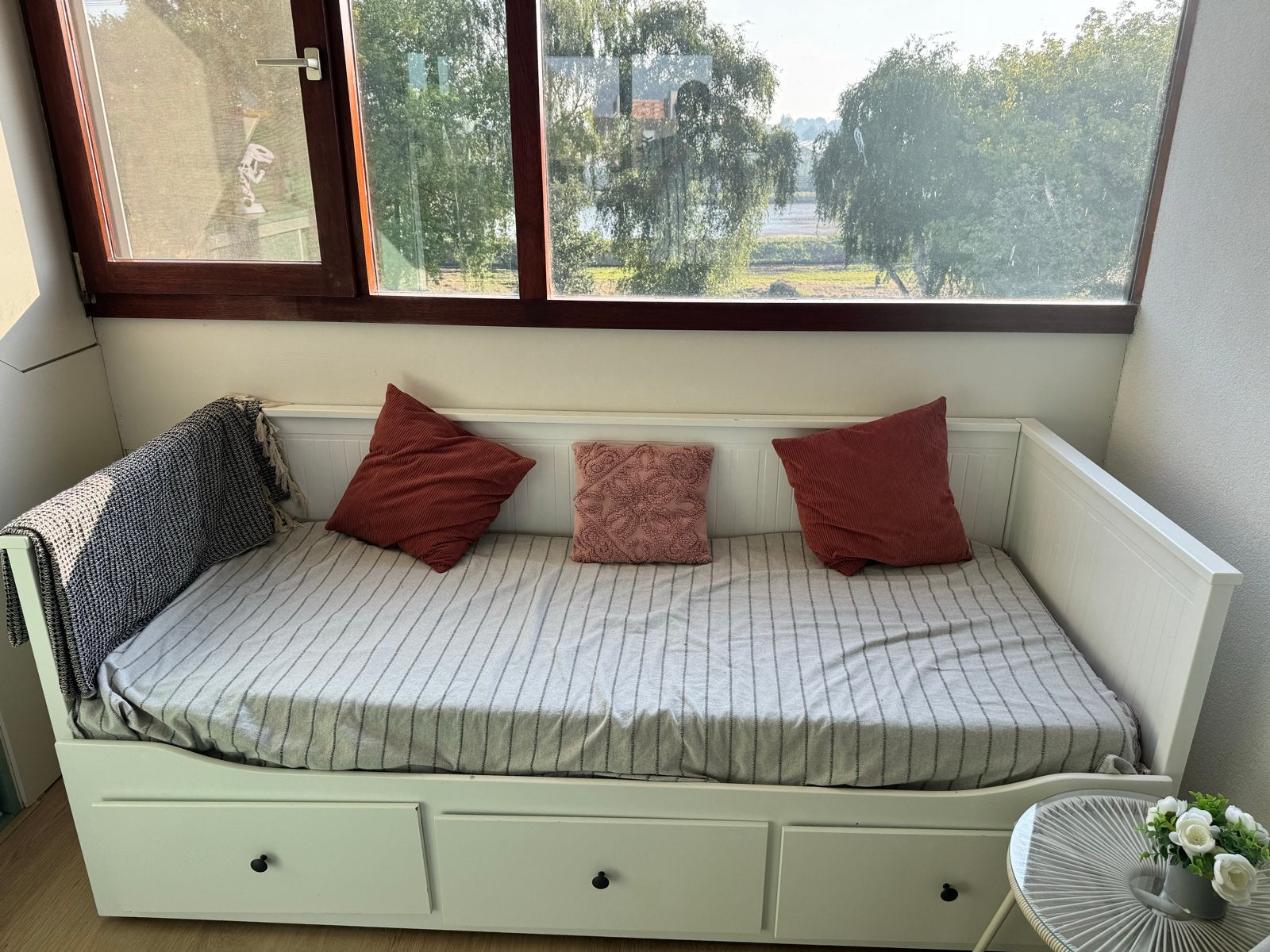 Wit slaapbank/daybed met opberglades, Huis en Inrichting, Slaapkamer | Bedden, Ophalen, Gebruikt, 90 cm, Eenpersoons