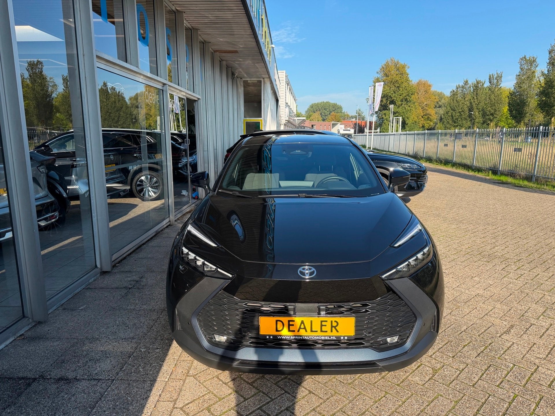 Toyota C-HR 1.8 Hybrid 140 Dynamic CAMERA , CARPLAY, Stof, Gebruikt, Zwart, 4 cilinders