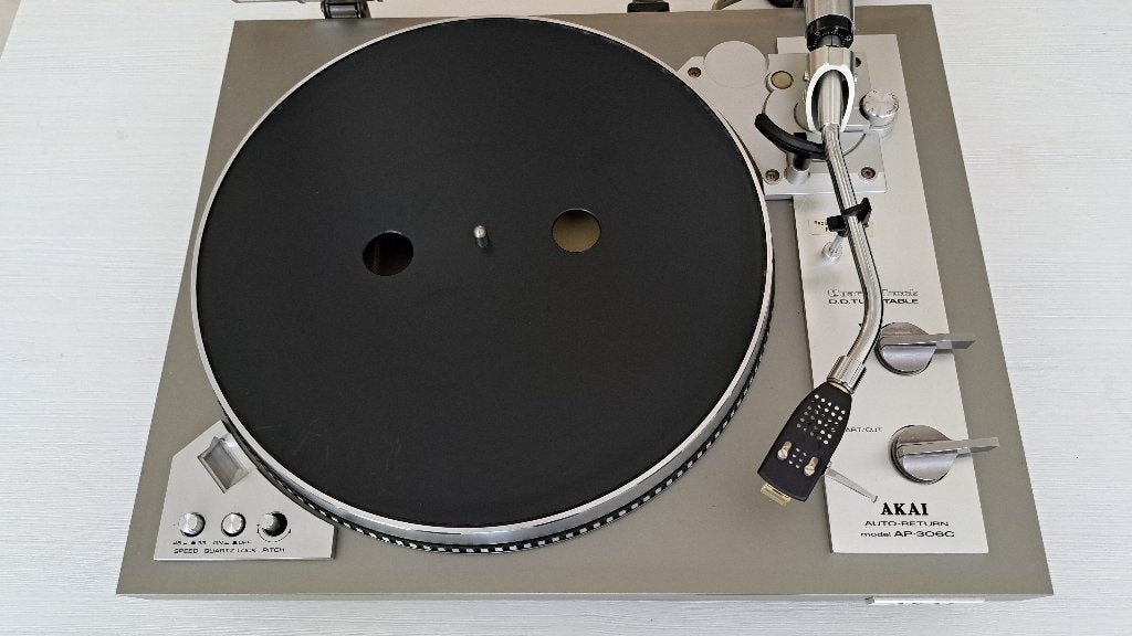 Akai AP-306 Platenspeler zonder beschadiging, Ophalen, Pitch-regelaar, Zo goed als nieuw, Platenspeler