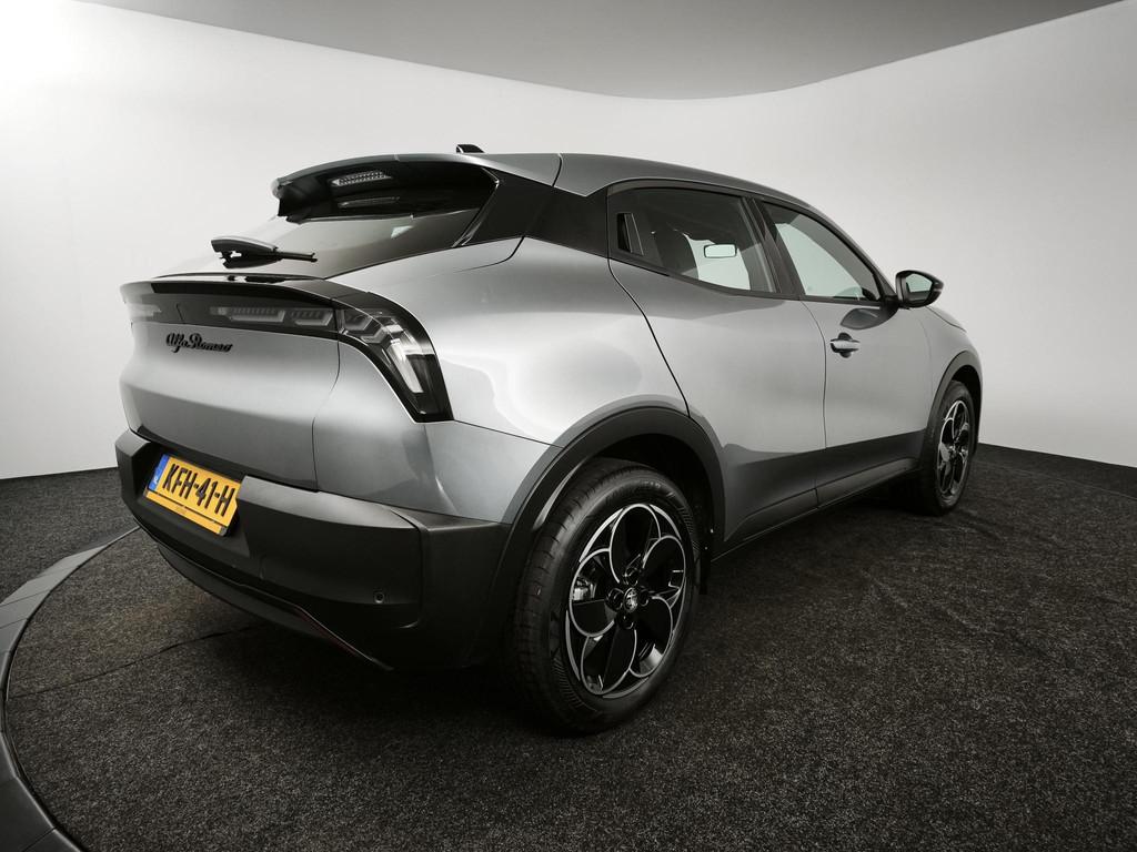 Alfa Romeo Junior Elettrica 54 kWh | Warmtepomp | SoH 97,1%, Auto's, 413 km, Stof, Gebruikt, Met garantie (alle)