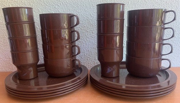 Mepal Rosti Classic: 4 -pers. servies in bruin, `Lochem, Ophalen of Verzenden, Zo goed als nieuw, Mepal