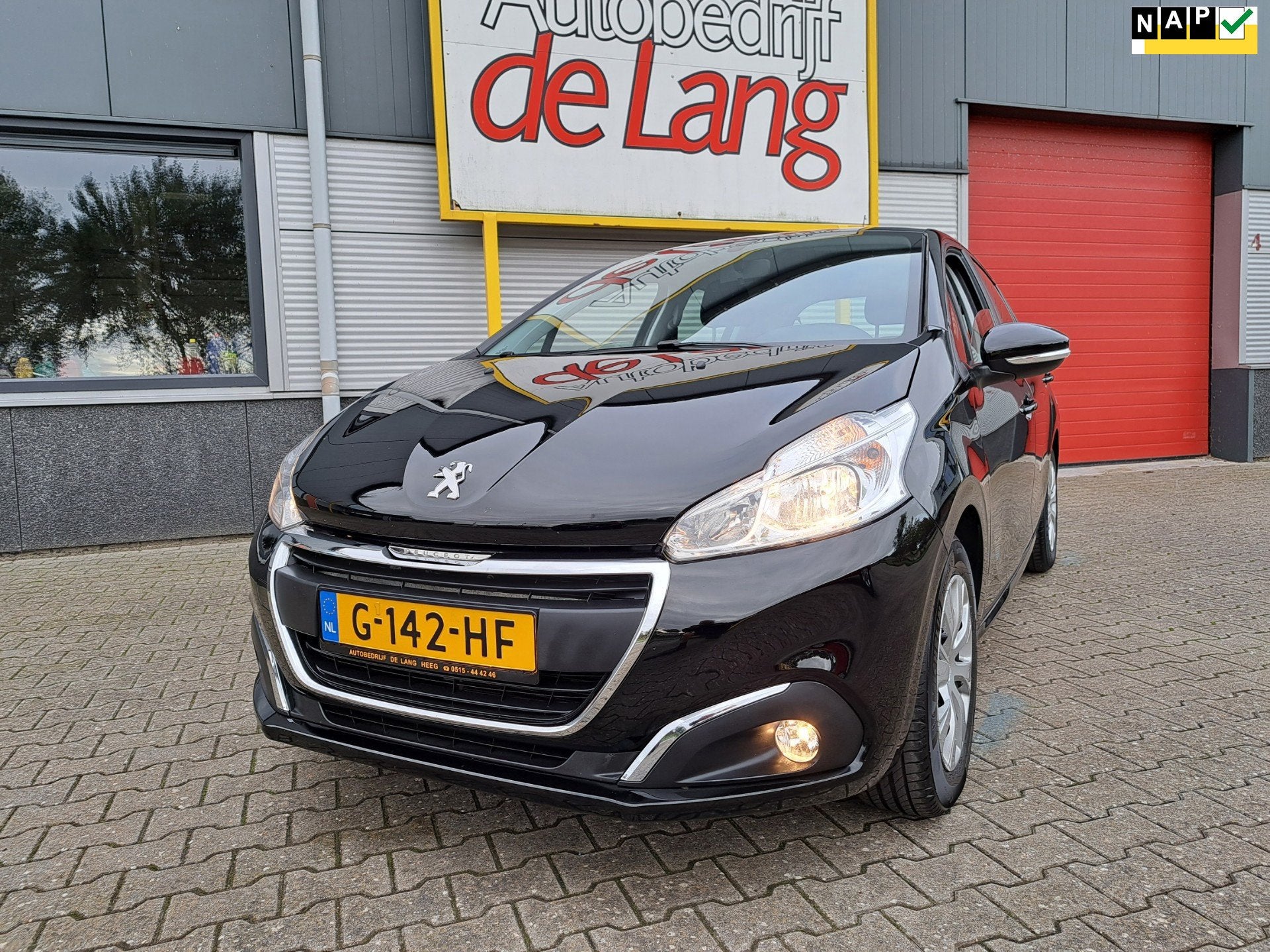 Peugeot 208 1.2 PureTech Blue Lease Active nw motor! pdc air, 83 pk, Stof, 1199 cc, Zwart