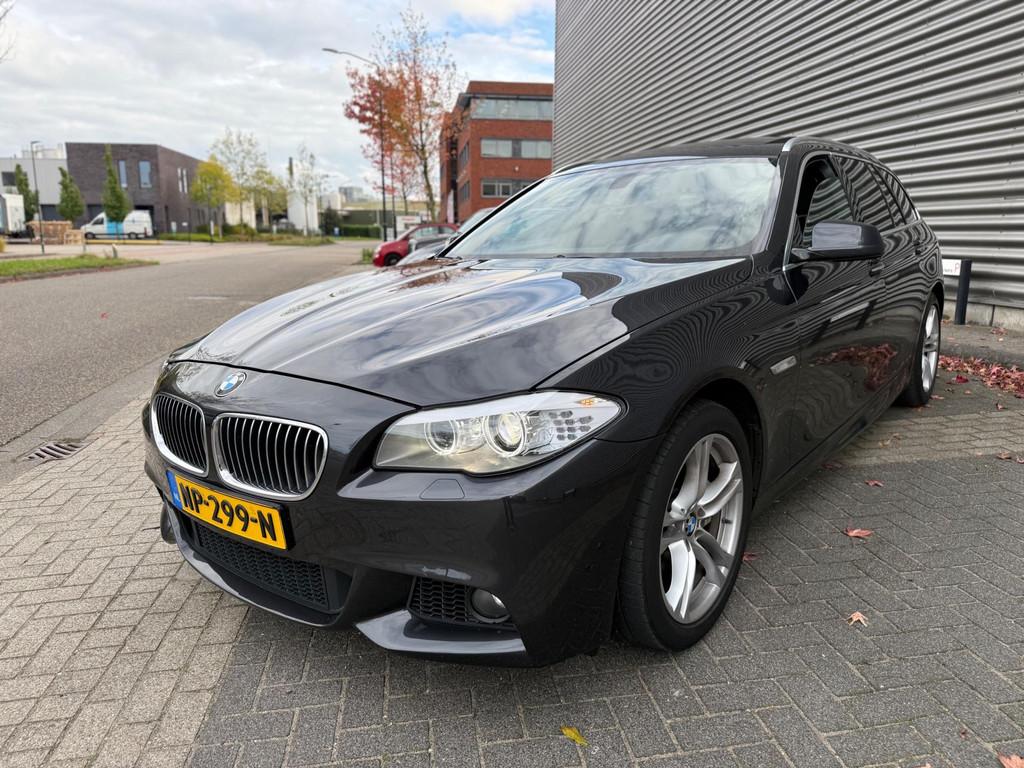 BMW 5-serie Touring 535d XDrive M Sport (dec-2012) 313PK|XEN, Auto's, BMW, Automaat, Euro 5, Gebruikt, Zwart