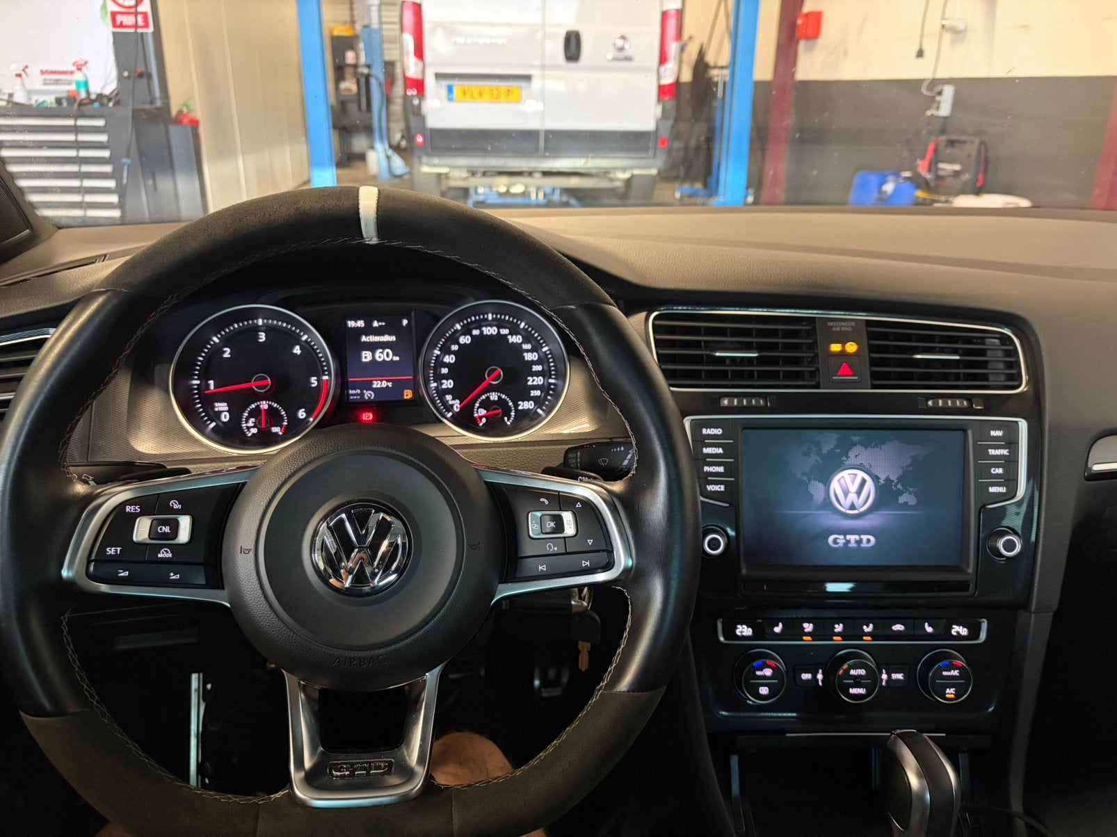 Volkswagen Golf 2.0 TDI 135KW 5D DSG 2016 Zwart, 4 cilinders, Zwart, Diesel, Golf