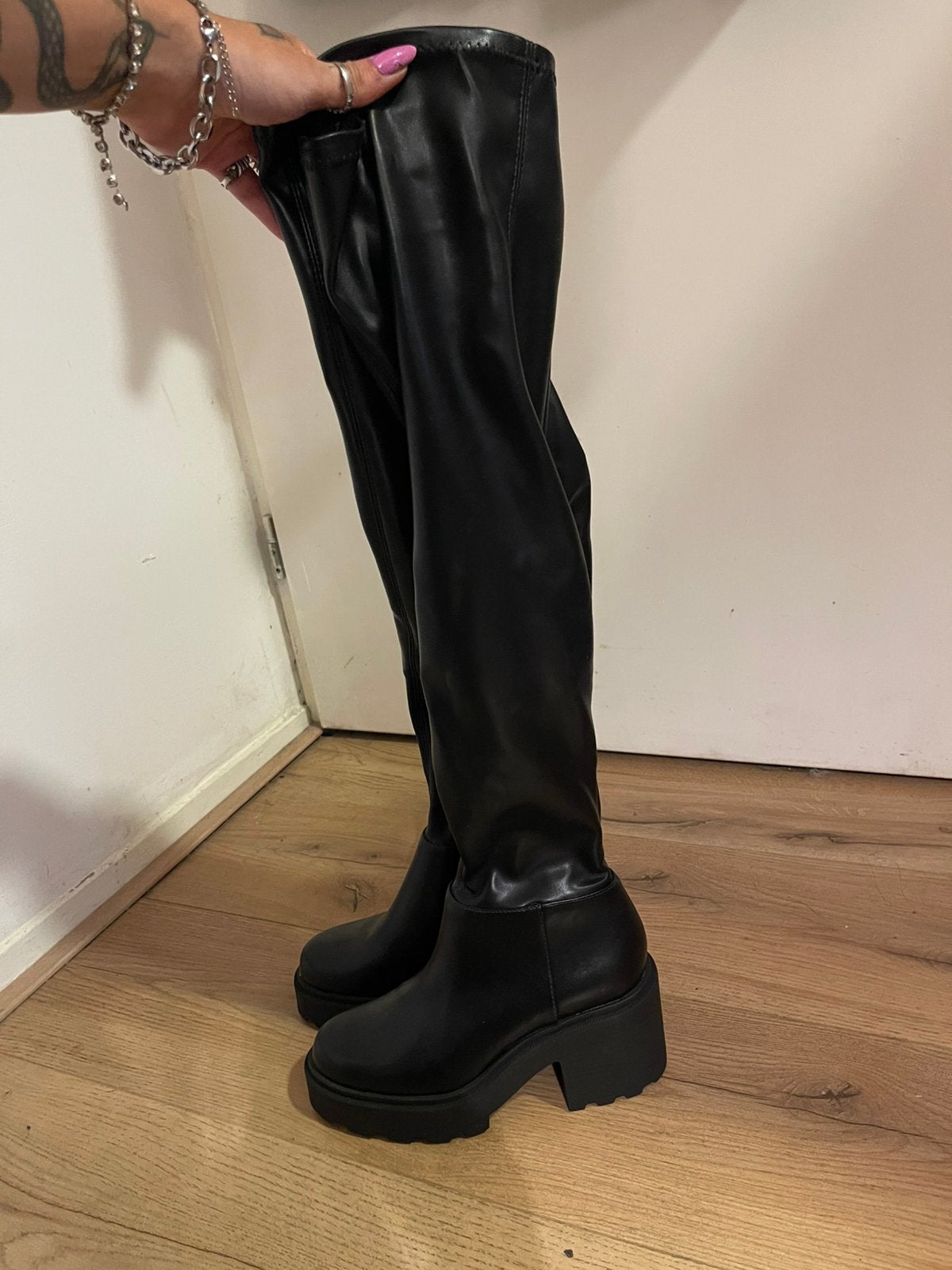 Over the knee platform/plateau hoge laarzen primark maat 36, Hoge laarzen, Zwart, Ophalen of Verzenden, Zo goed als nieuw