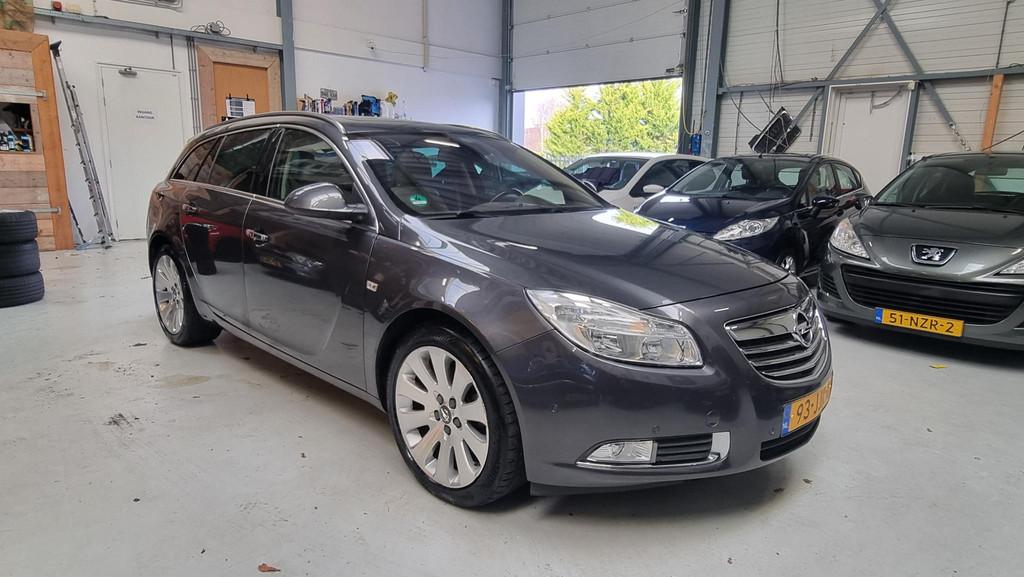 Opel Insignia Sports Tourer 2.0 T Cosmo 4x4 Leer, Navi, 220, Automatische klimaatregeling, 4 cilinders, Handgeschakeld, Vierwielaandrijving