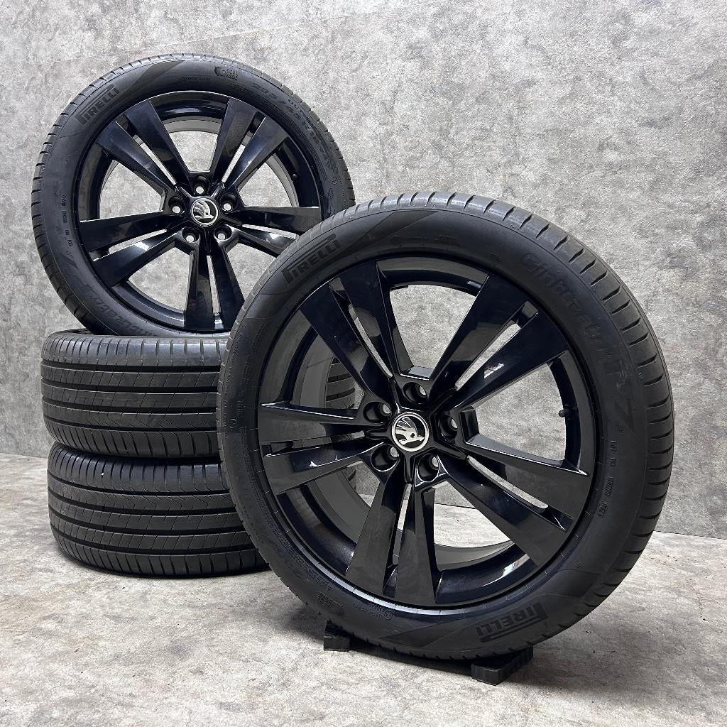 18 inch velgen + zomerbanden Skoda Superb, 18 inch, Gebruikt, Banden en Velgen, Ophalen of Verzenden
