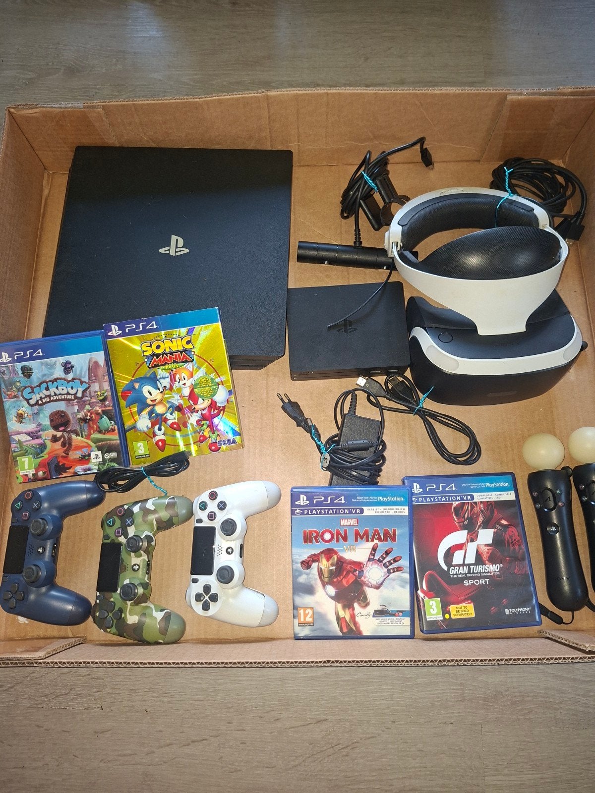 Playstation 4 met 3 controllers, VR set en 4 spellen, Ophalen of Verzenden, Gebruikt, Sony PlayStation