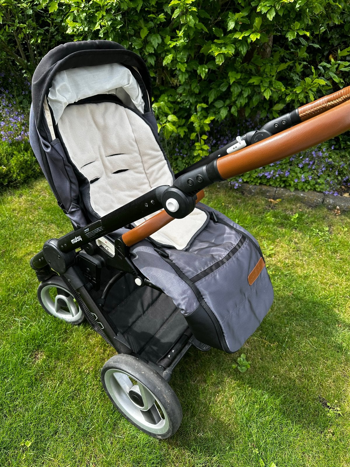 Mutsy Evo combi kinderwagen zo goed als nieuw + extra's, Kinderen en Baby's, Ophalen of Verzenden, Zo goed als nieuw, Combiwagen