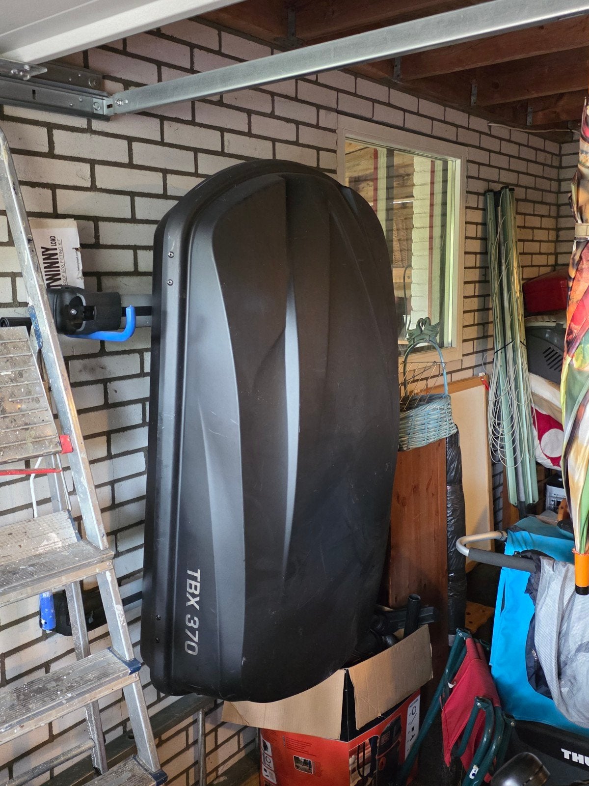 Twinny Load Dakbox TBX 370 Liter incl volvo xc40 dragers, Auto diversen, Dakkoffers, Ophalen, Gebruikt