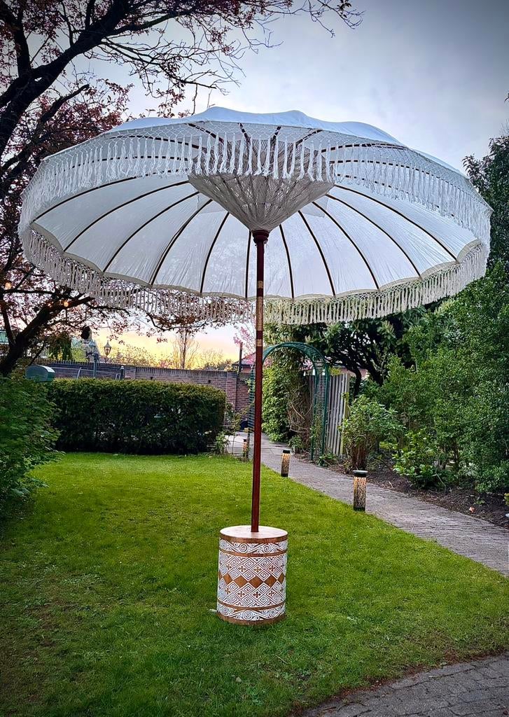 Prachtige Boho Parasol uit Bali met franjes ibiza stijl, Tuin en Terras, Ophalen, Nieuw, 2 tot 3 meter, Stokparasol
