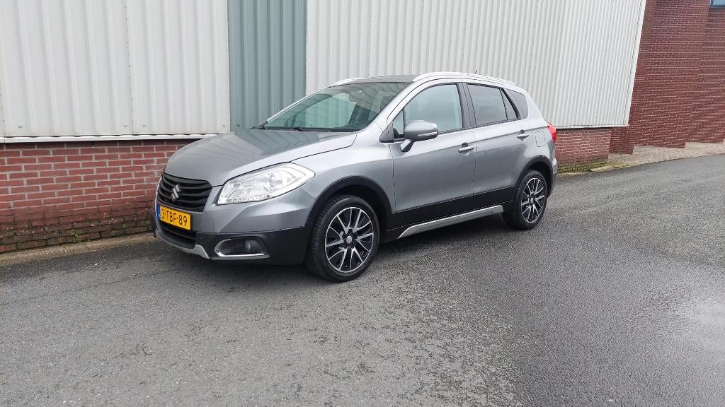 Suzuki S-Cross 1.6 High Excl, Pano, trekhaak, navi, camera, Auto's, Suzuki, Voorwielaandrijving, Zwart, 4 cilinders, 400 kg
