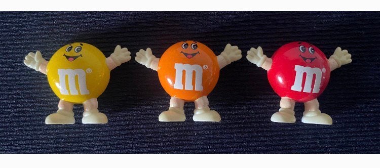 3 Mini M&M. Geel-Oranje-Rood. Hoogte 3 cm., Verzamelen, Ophalen of Verzenden, Zo goed als nieuw, Overige typen