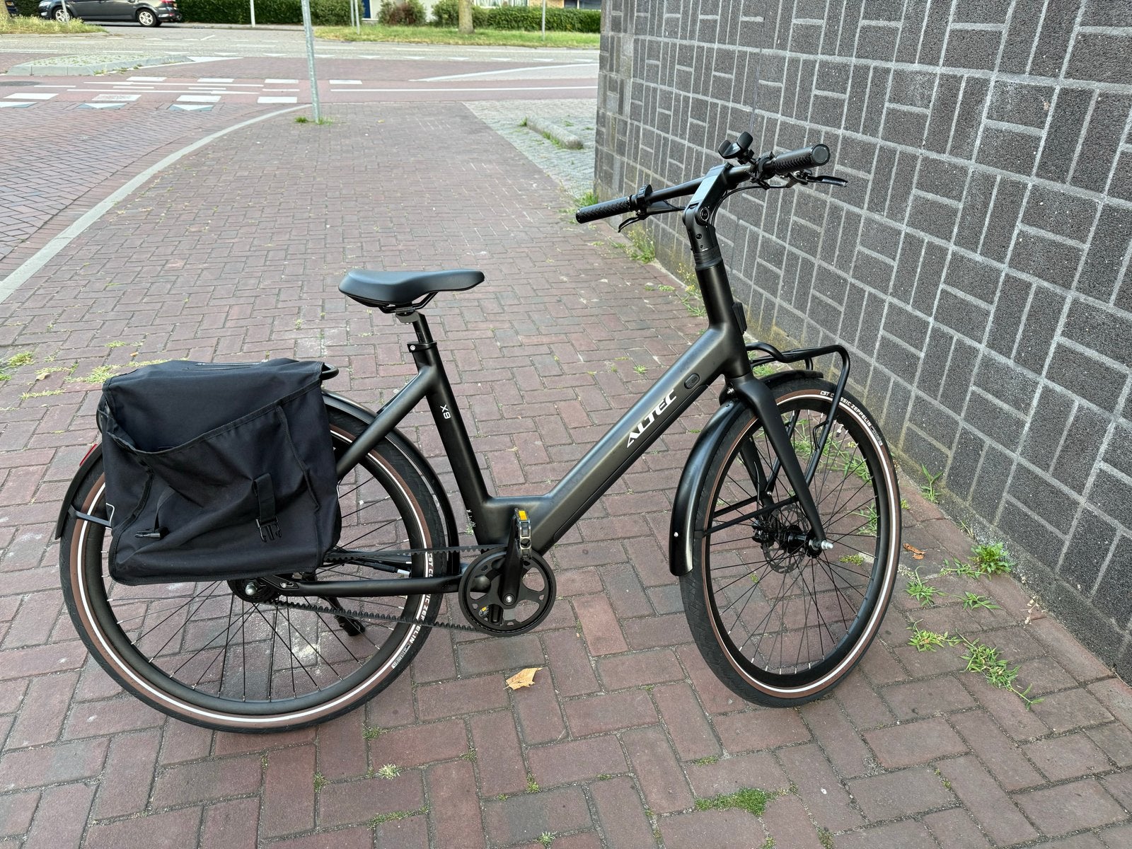 Altec E-bike met lage kilometerstand, Zo goed als nieuw, 51 tot 55 cm, 30 tot 50 km per accu, Ophalen