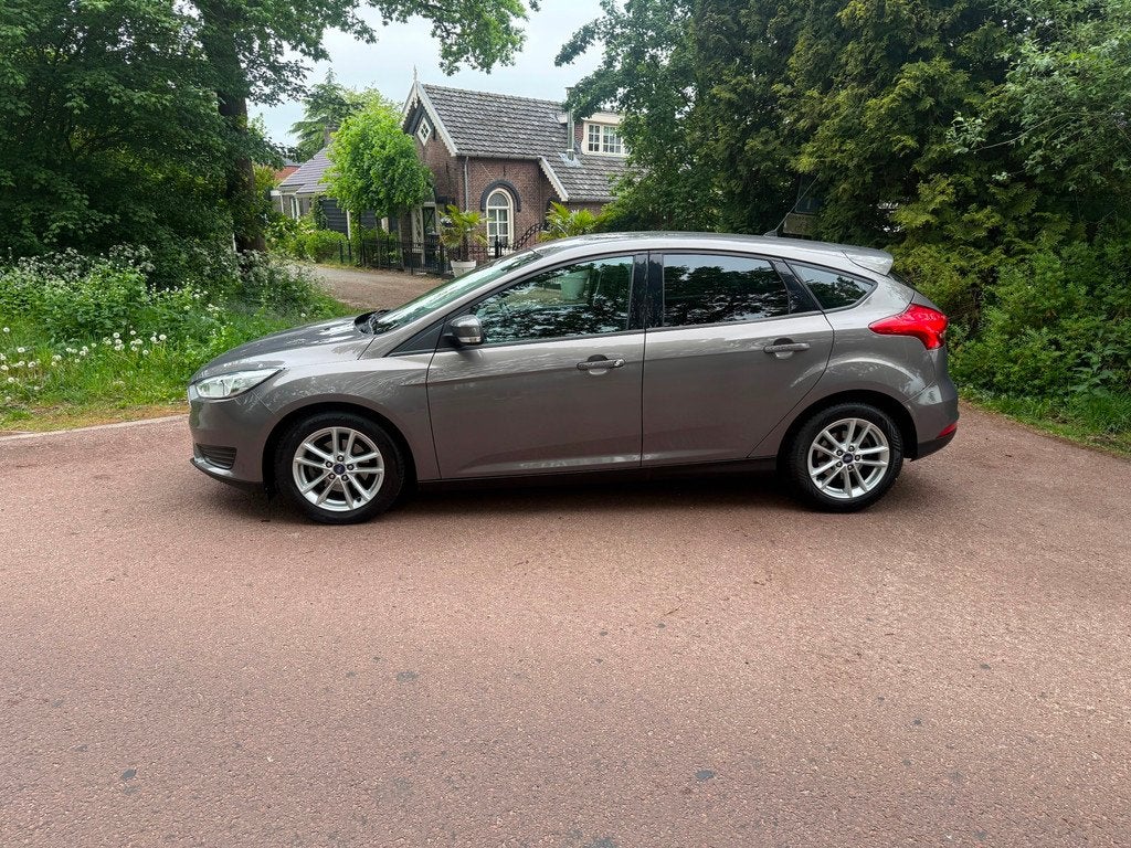 Ford Focus 1.0 Trend / Navi / Airco/ PDC / Lm / Bt / Apk / A, Gebruikt, Euro 6, Bruin, 635 kg