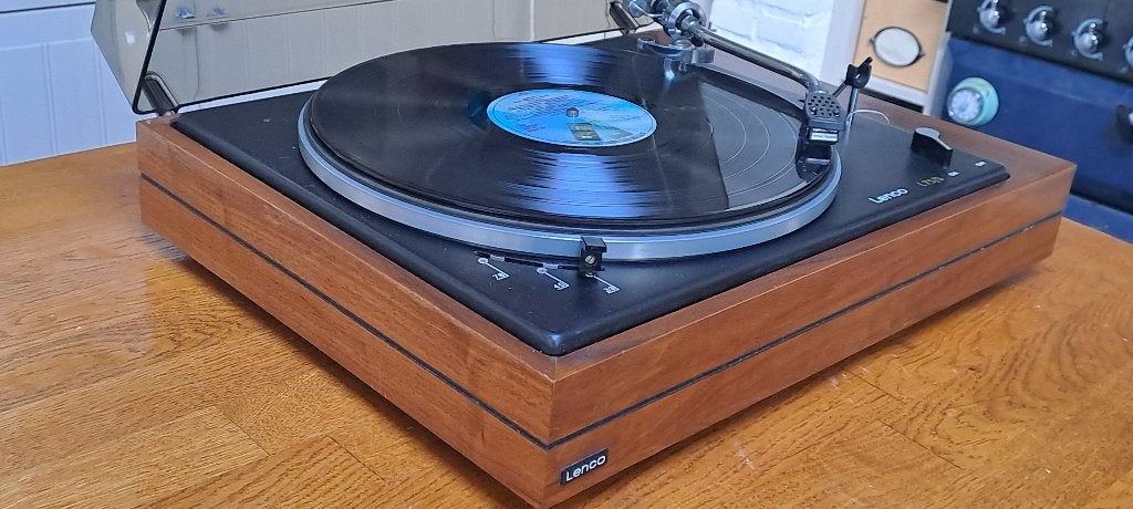 Lenco L76/S platenspeler, in nieuwstaat met Shure V15 MKIII, Audio, Tv en Foto, Pitch-regelaar, Zo goed als nieuw, Platenspeler