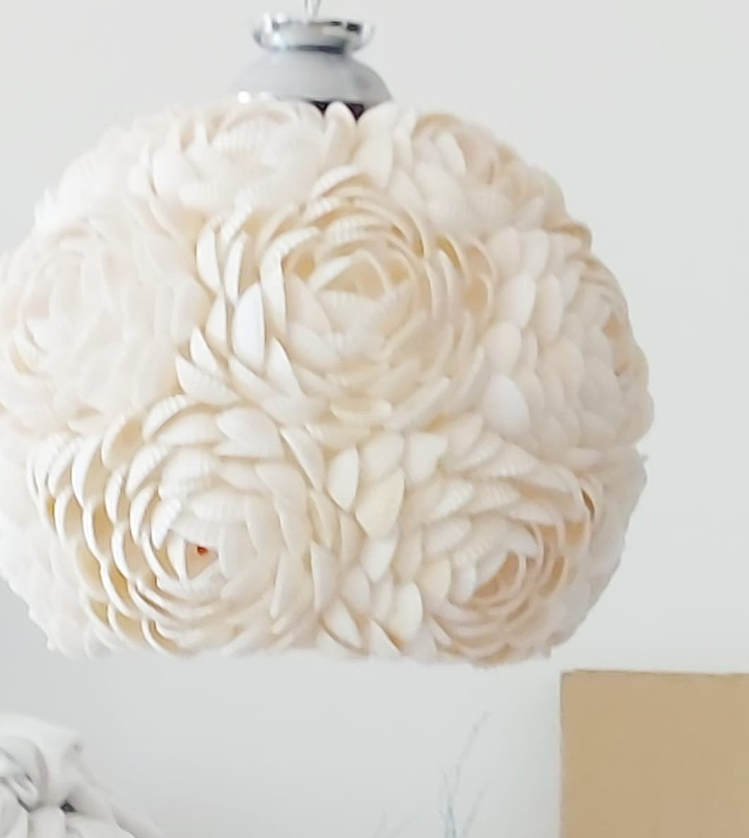 Unieke hanglamp met schelpen, handgemaakt, Ophalen, Overige materialen, Minder dan 50 cm, Zo goed als nieuw