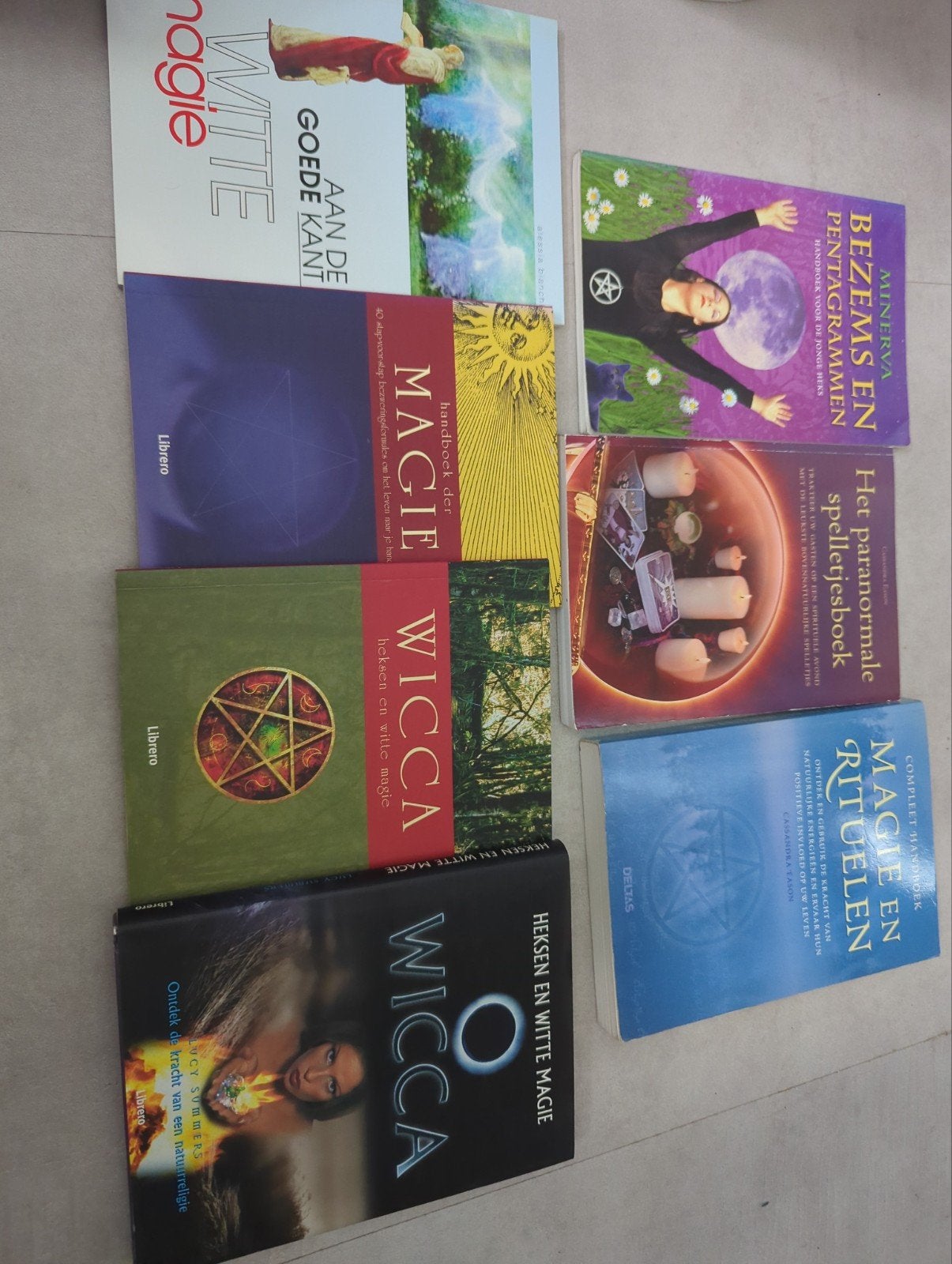 Diverse boeken over wicca, magie en spiritualiteit, Boeken, Ophalen of Verzenden, Gelezen, Spiritualiteit algemeen, Achtergrond en Informatie