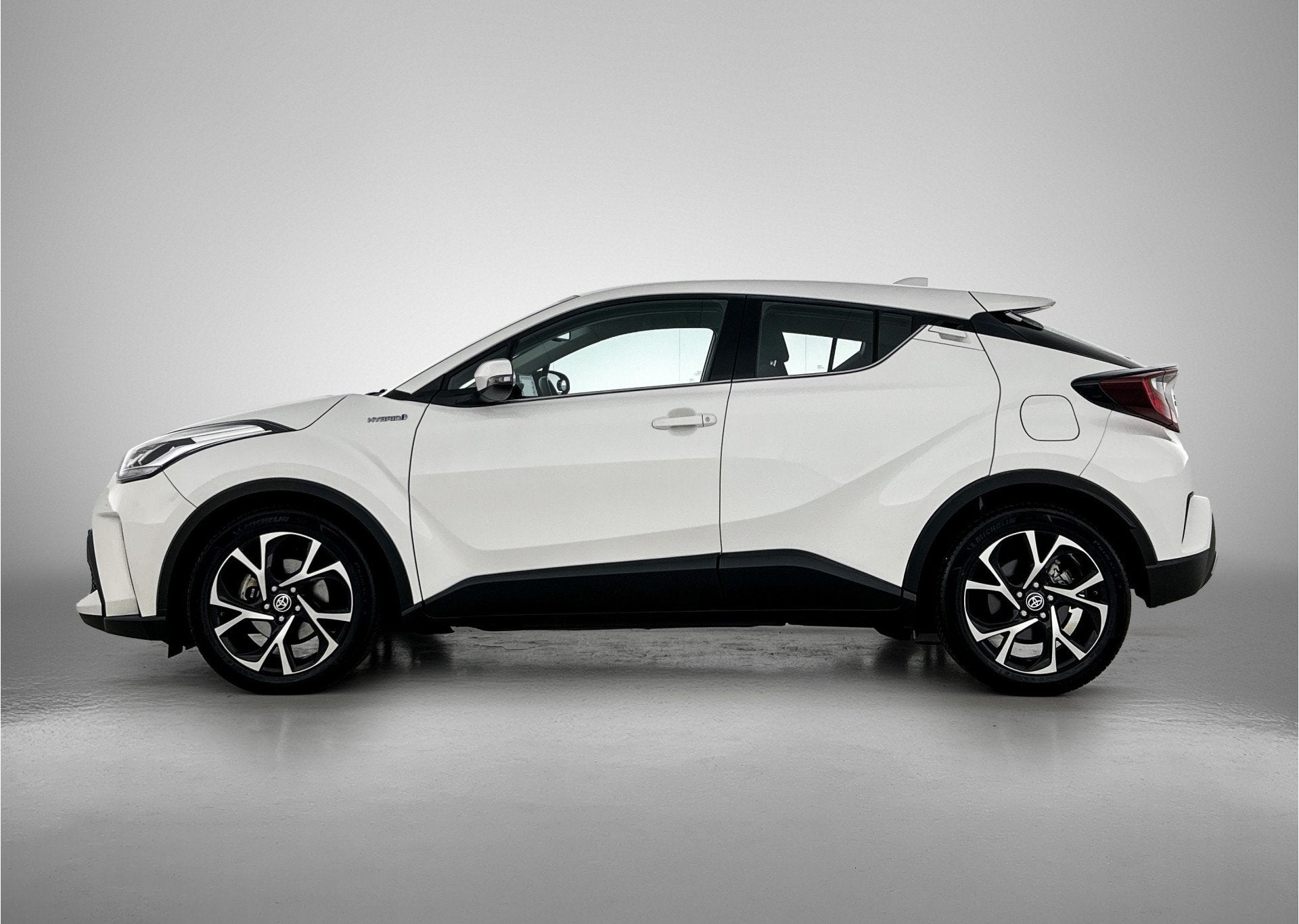 Toyota C-HR 2.0 Hybrid Dynamic | dealeronderhouden | Navigat, Auto's, 12 maanden, Stof, 4 cilinders, Wit