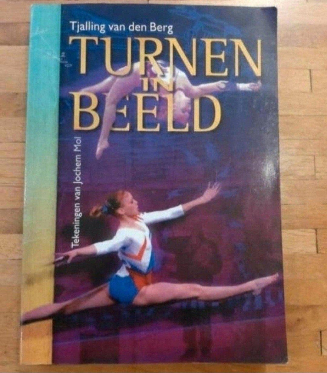 turnen in beeld informatief leerzaam sport boek vol afbeeldi, Boeken, Ophalen of Verzenden, Zo goed als nieuw, Balsport