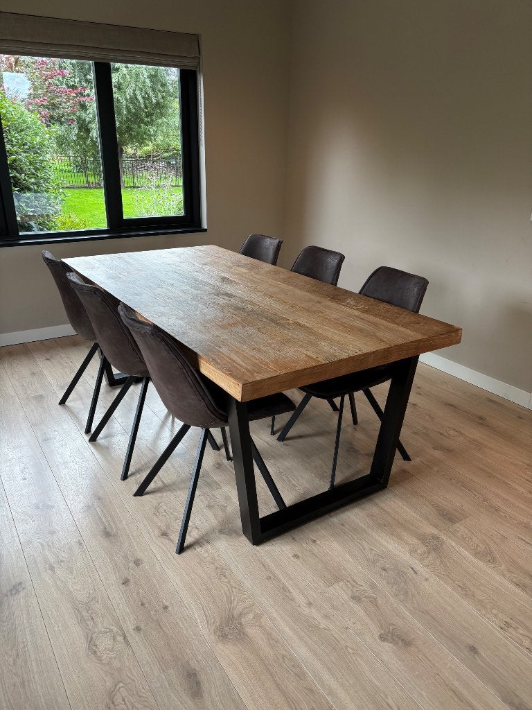 Robuuste houten eettafel van gigameubel + 6 stoelen, Gebruikt, 50 tot 100 cm, Vijf personen of meer, 150 tot 200 cm