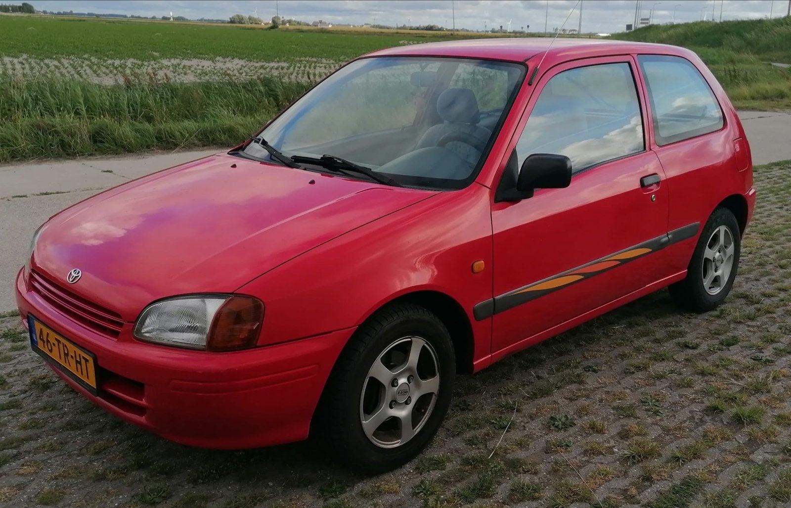Toyota Starlet 1997 Rood, Auto's, Toyota, Particulier, Starlet, Benzine, Euro 2, Hatchback, Automaat, Geïmporteerd, Rood, Grijs