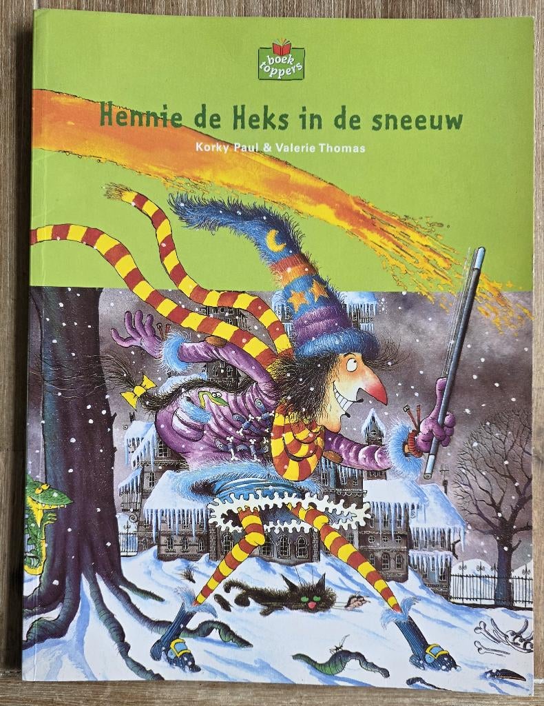 Hennie de Heks in de sneeuw - Korky Paul, Boeken, Fictie algemeen, Jongen of Meisje, Ophalen of Verzenden, Zo goed als nieuw