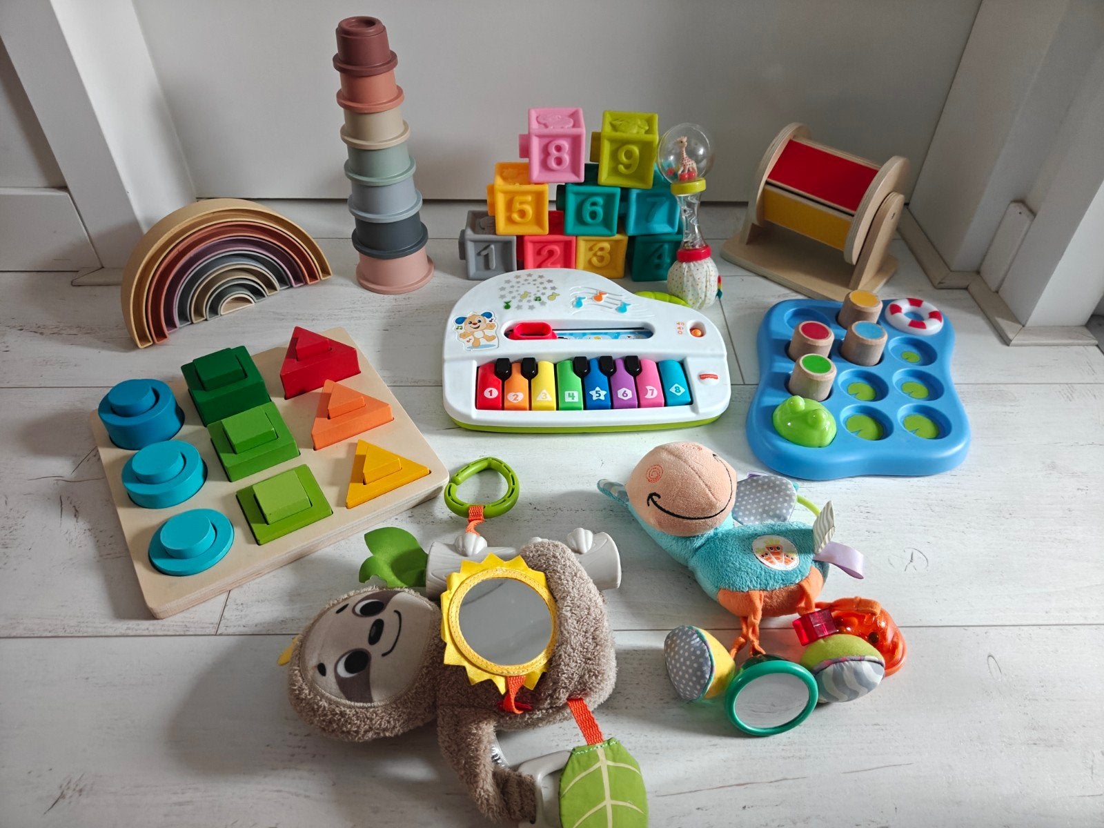Diverse babyspeelgoed: stapeltoren, blokken, rammelaars etc, Ophalen, Zo goed als nieuw, Overige typen, Met geluid