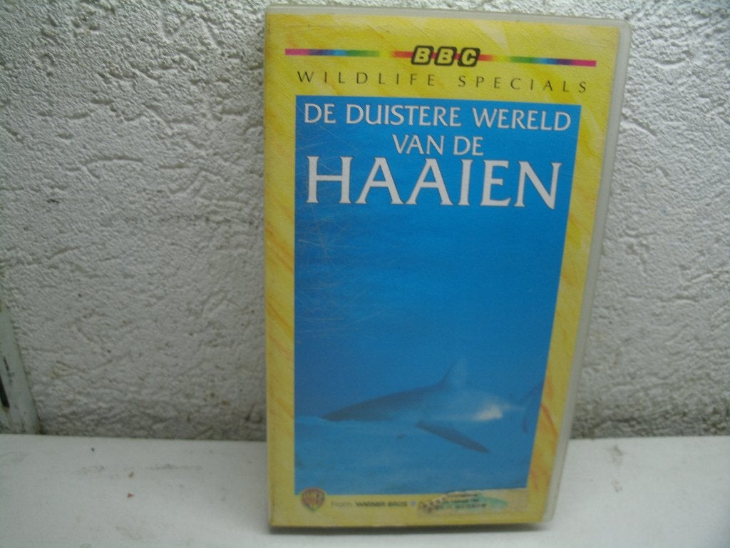 vhs 158a de duistere wereld van de haaien, Alle leeftijden, Ophalen of Verzenden, Zo goed als nieuw