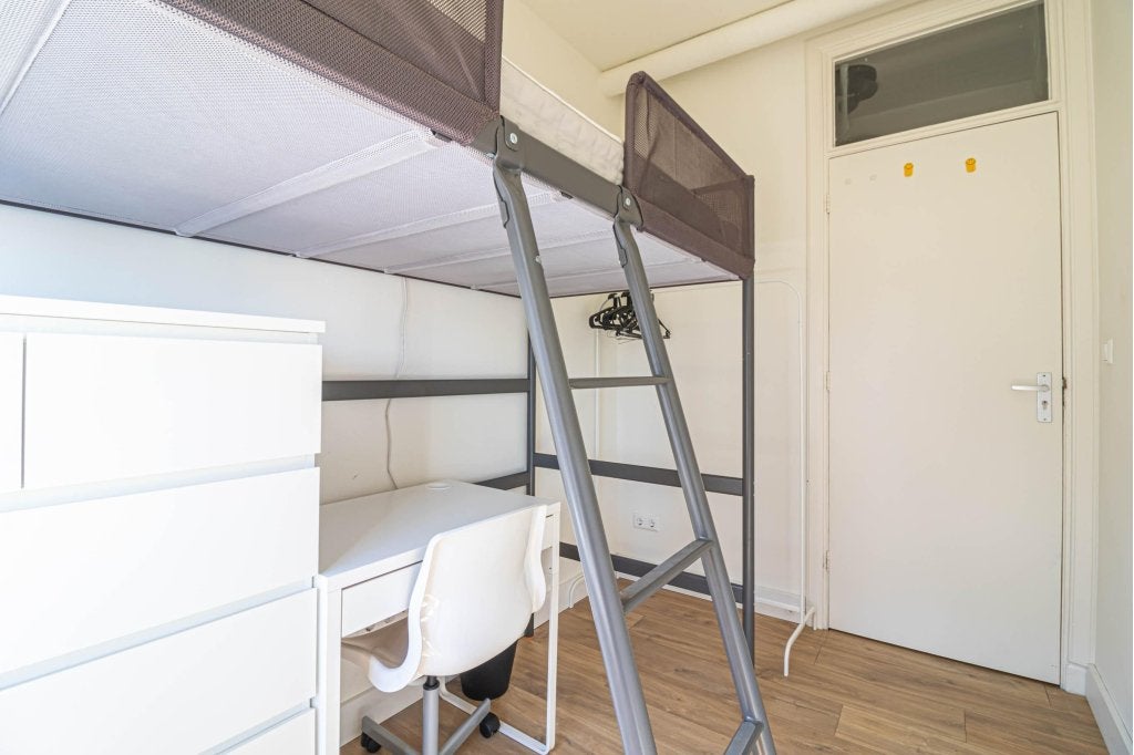 NIEUW! Woonruimte te huur Capadosestraat, Den Haag