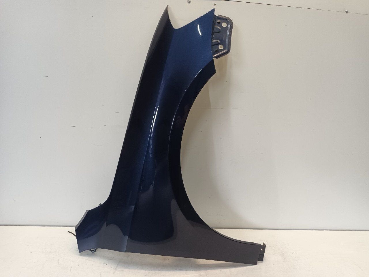 Spatbord rechts voor Volkswagen Passat, Auto-onderdelen, Onderdelen@venauto.nl, Van der Ven Autorecycling B.V., Gebruikt, Ettenseweg 76, 4706 PB Roosendaal, The Netherlands