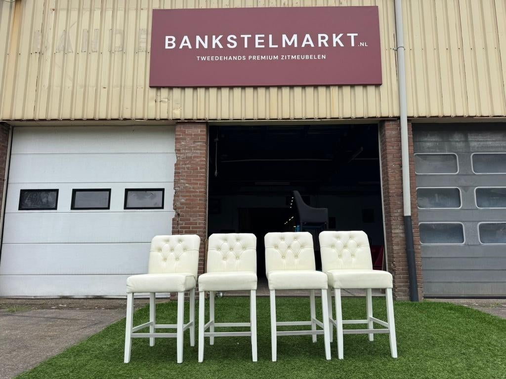 4 Barstoelen  design  wit leer met gecapitonneerde rug, Huis en Inrichting, Stoelen, Ophalen, Geen, Design, Zo goed als nieuw